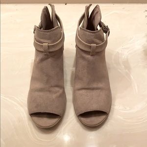 Suede gray booties with an open toe